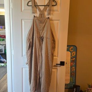 Khaki overalls with tie